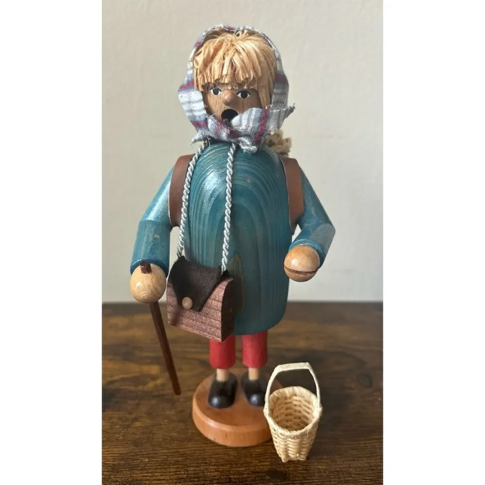 Vintage DREGENO Seiffener Originale German  Basket Dealer Wood Nutcracker/New